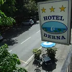 호텔 Derna