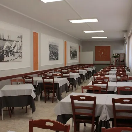Hotel Derna 3*