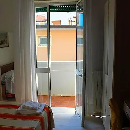 Otel Derna Viareggio
