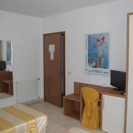 Derna 3* Viareggio
