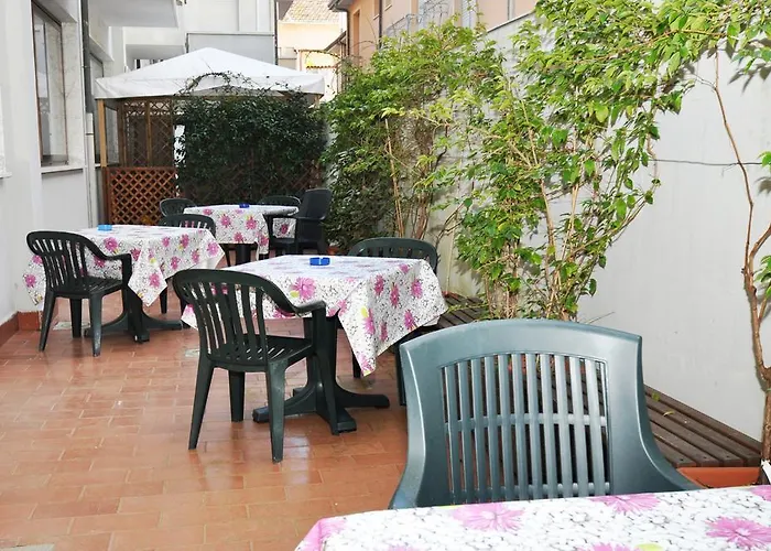 Derna 3* Viareggio